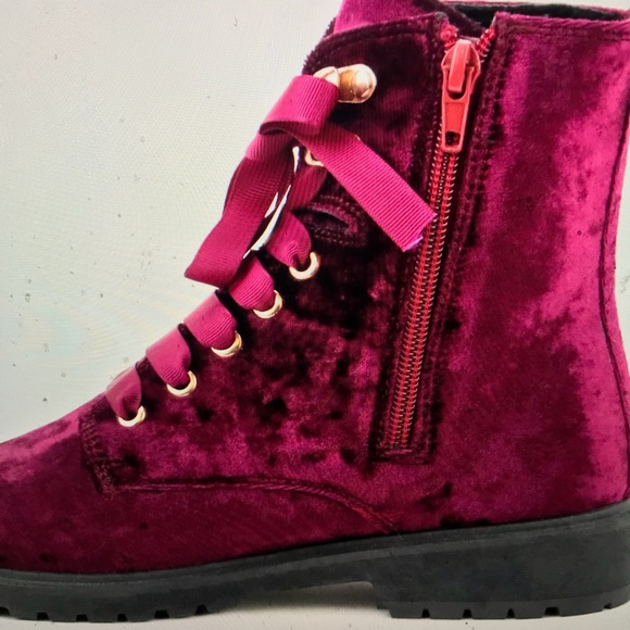 Olivia Miller Rockville Ribbon Laced Boots - Picture 4 of 4